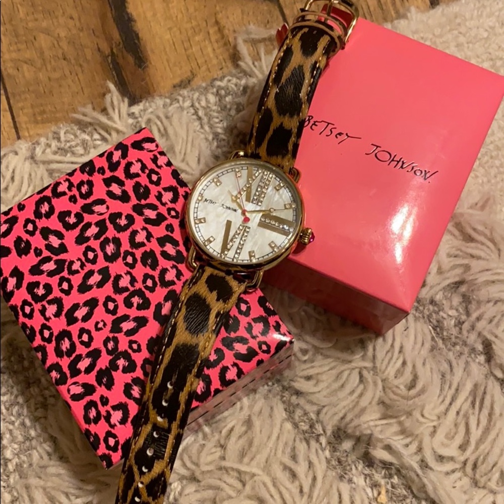 NWT Betsey Johnson cheetah print watch. Needs a new battery.